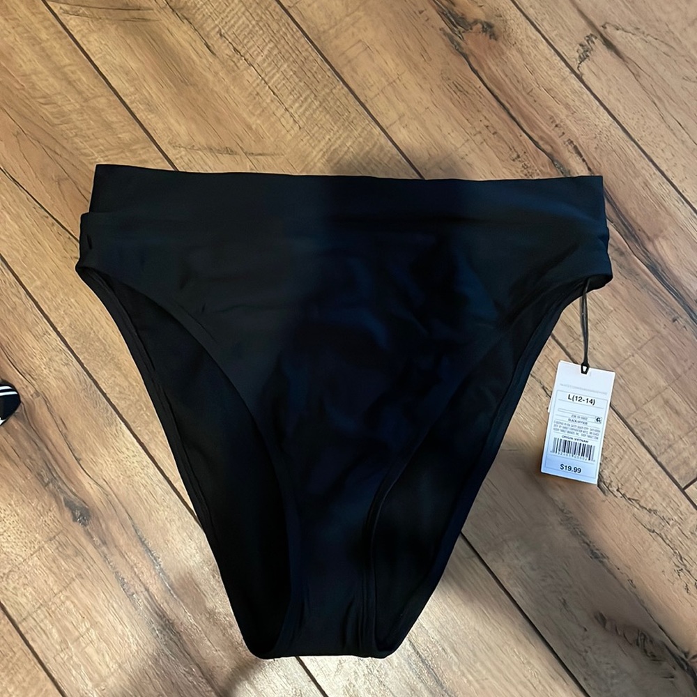 Swimsuit bottom. Black.